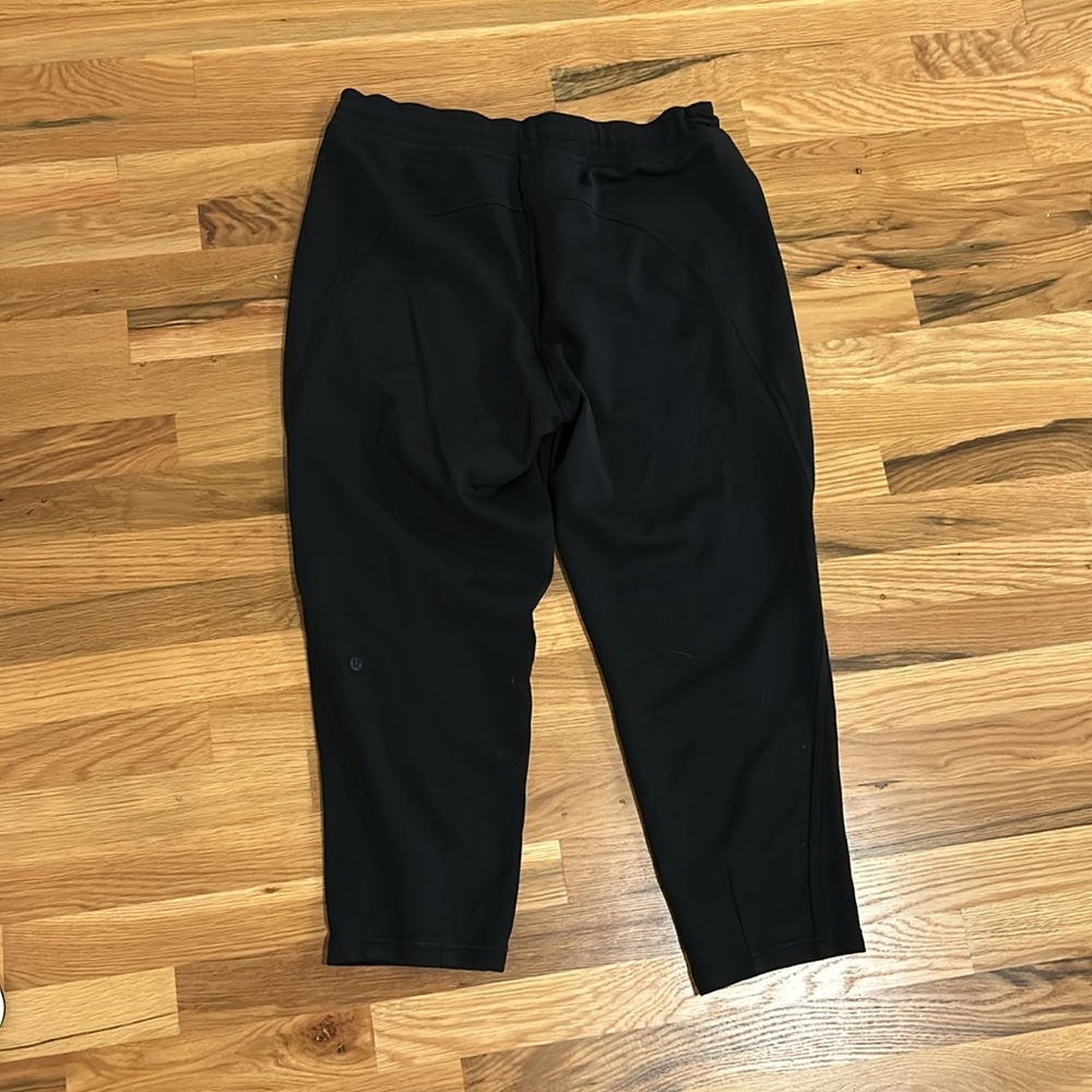 Lululemon capris - Picture 2 of 3